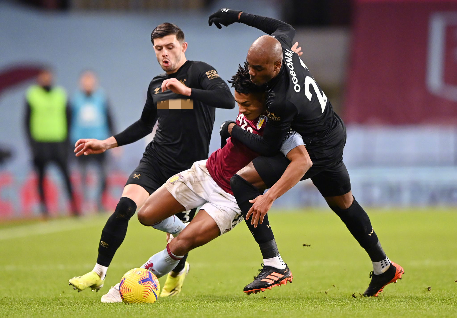 承担首发任 承担首发任